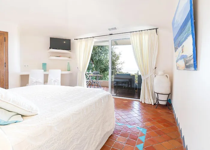Marina Di Cavu Bed and breakfast