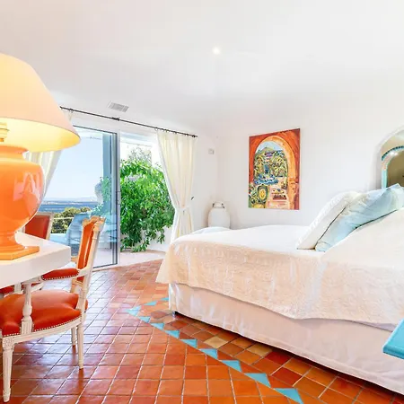 Marina Di Cavu Bed & Breakfast 4*