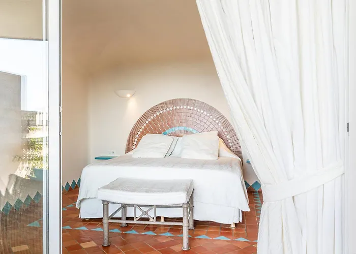 Marina Di Cavu Panzió 4*