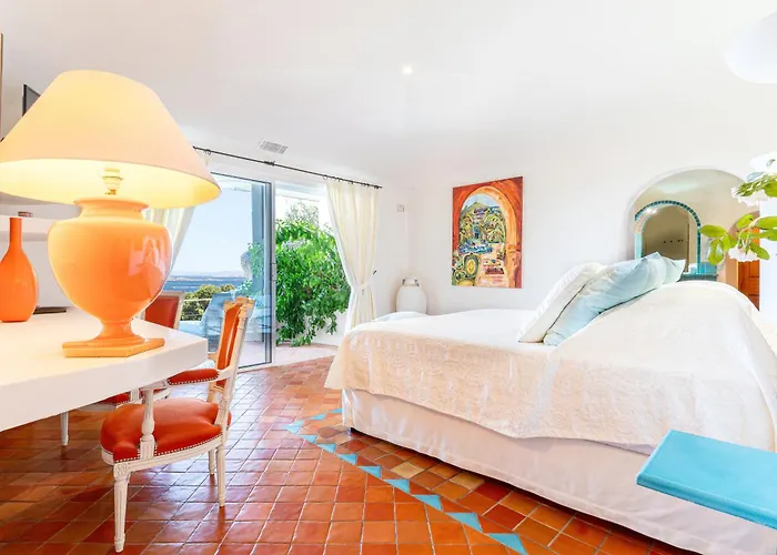 Marina Di Cavu Couette-café 4*